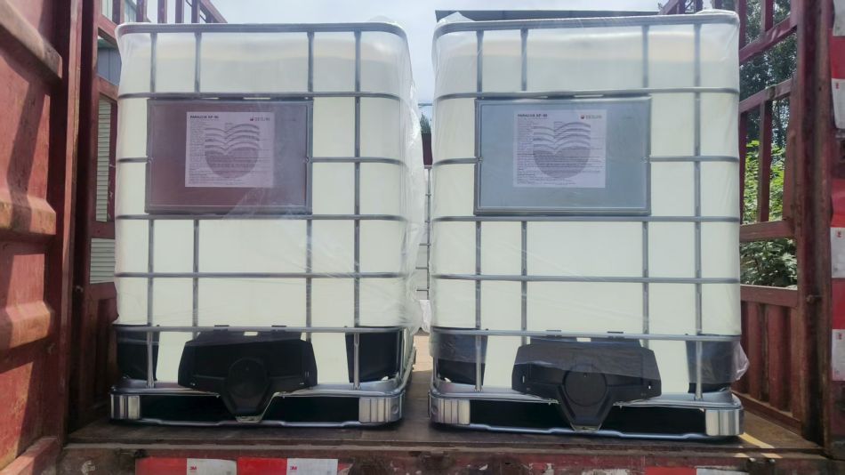 噸桶裝KF-50出貨現(xiàn)場.jpg 噸桶裝KF-50出貨現(xiàn)場.jpg